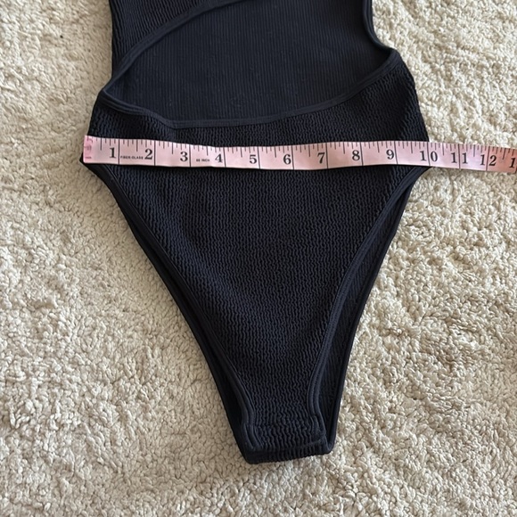 New Zara Ribbed Stretch Knit Cutout Front Bodysuit Black Size M/L - Picture 9 of 12